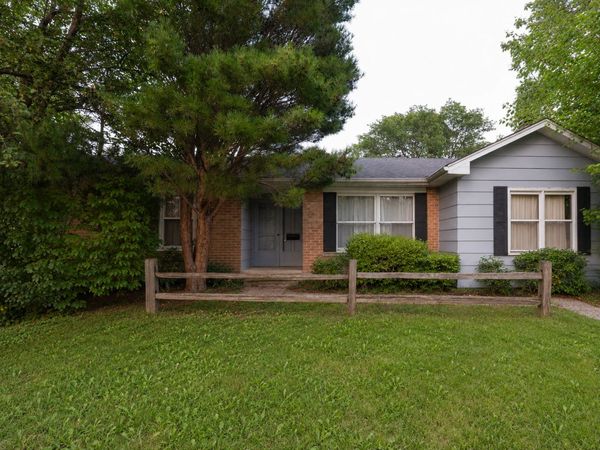 1545 N Kaspar Avenue , Arlington Heights, IL 60004