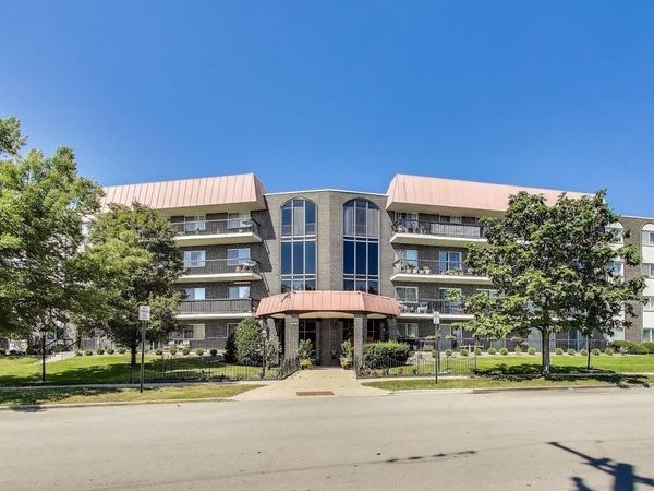 4840 Foster Street , Unit 103, Skokie, IL 60077