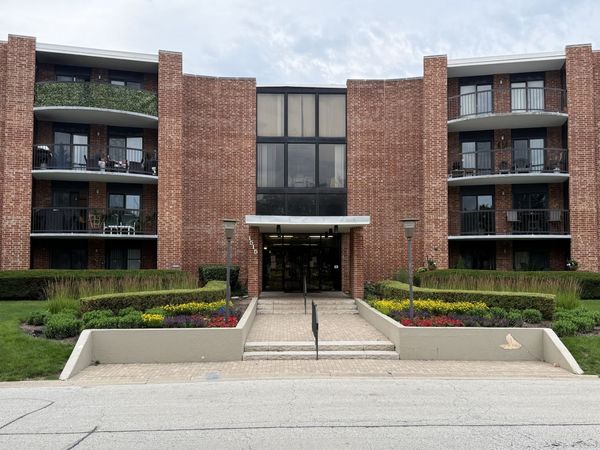 1515 CENTRAL Road , Unit 319C, Arlington Heights, IL 60005