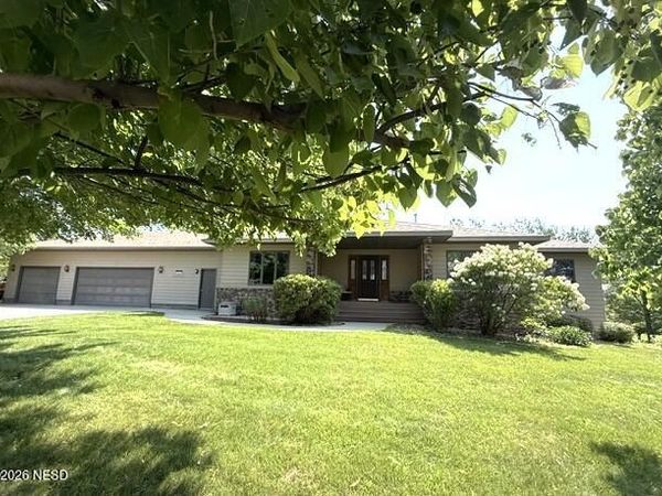 957 KERRY LANE, Watertown, SD 57201