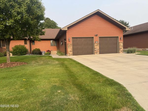 1122 43RD STREET NW, Watertown, SD 57201