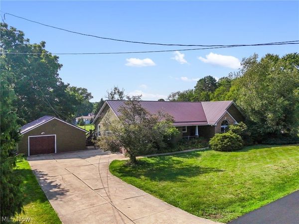 6031 Woodcrest Avenue NE, Canton, OH 44721