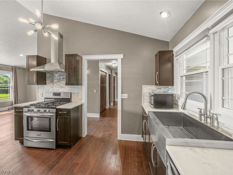 6031 Woodcrest Avenue NE, Canton, OH 44721 Photo 12