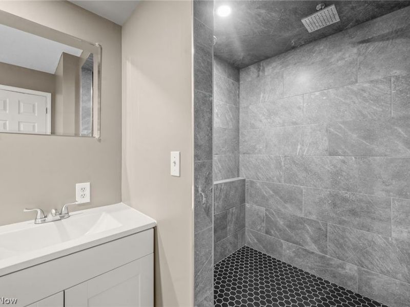 6031 Woodcrest Avenue NE, Canton, OH 44721 Photo 22