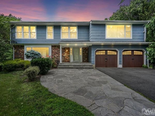 14 Kathy Street , Kendall Park, NJ 08824