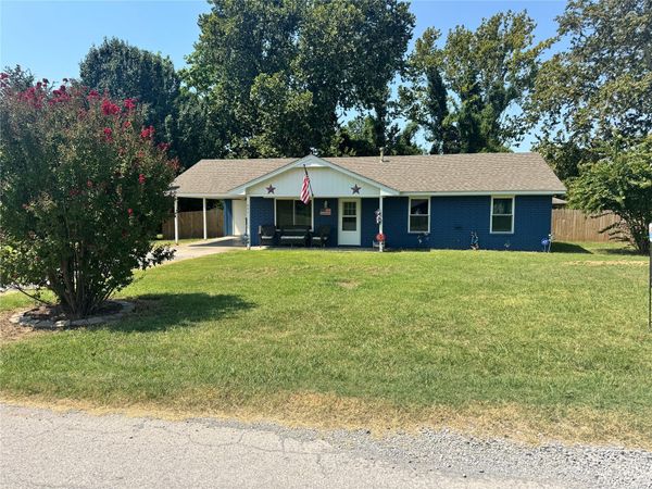 601 NW Railroad Street , Fort Gibson, OK 74434