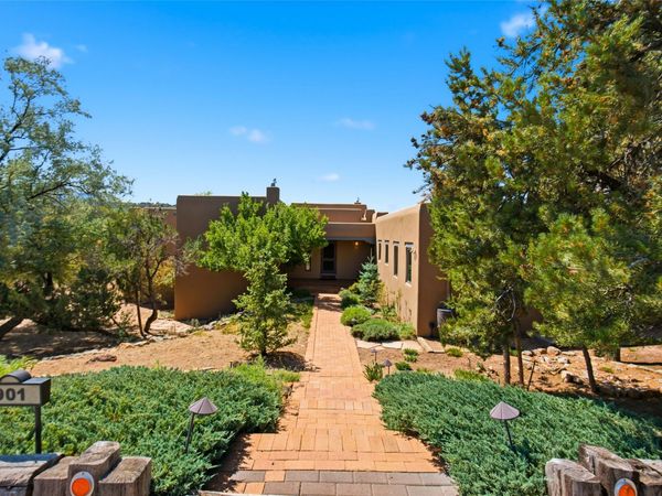 901 Allahna Way, Santa Fe, NM 87501