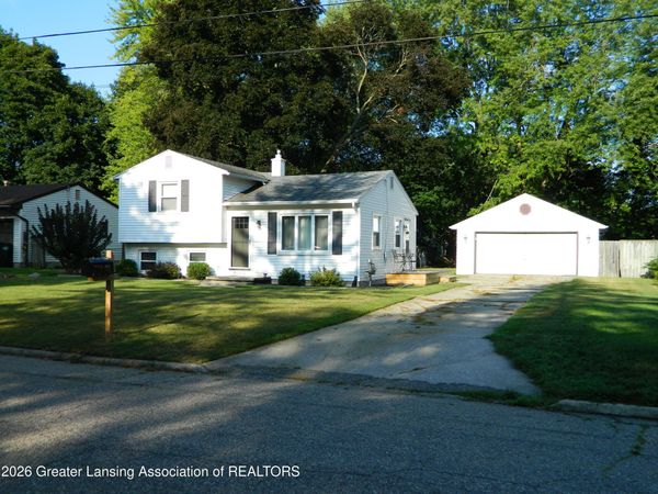 6922 Calson Drive, Lansing, MI 48911