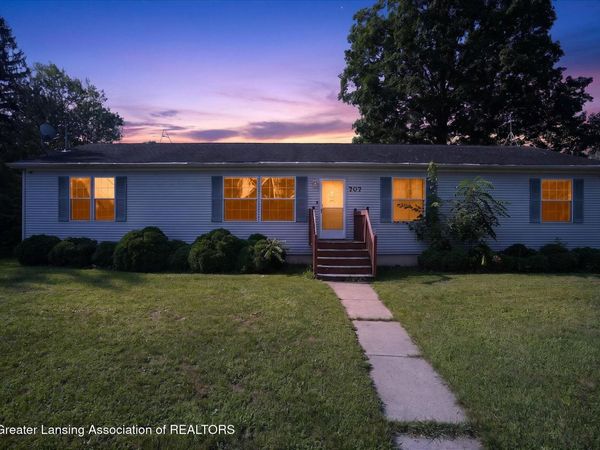 707 Sawyer Road, Lansing, MI 48911