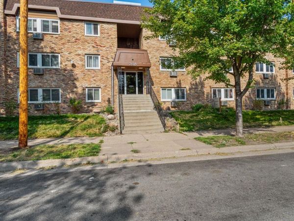 2616 Harriet Avenue, Unit 110, Minneapolis, MN 55408