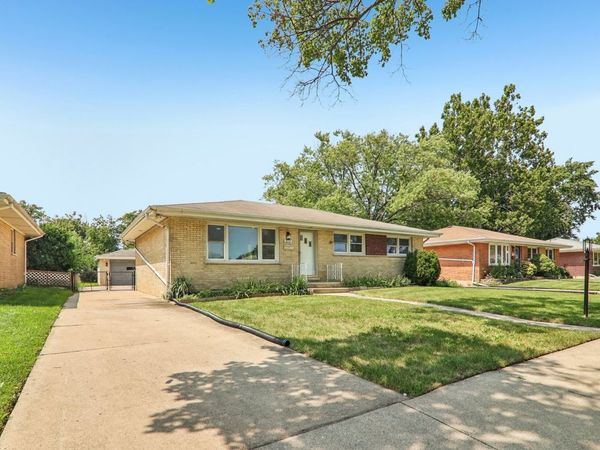 812 N Lincoln Street , Addison, IL 60101