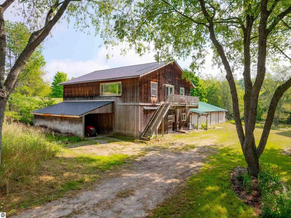9651 Reynolds Road N, Traverse City, MI 49684