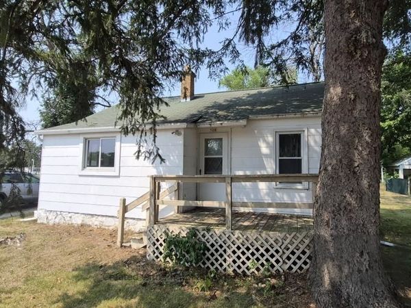 508 E Main Street, Wautoma, WI 53949