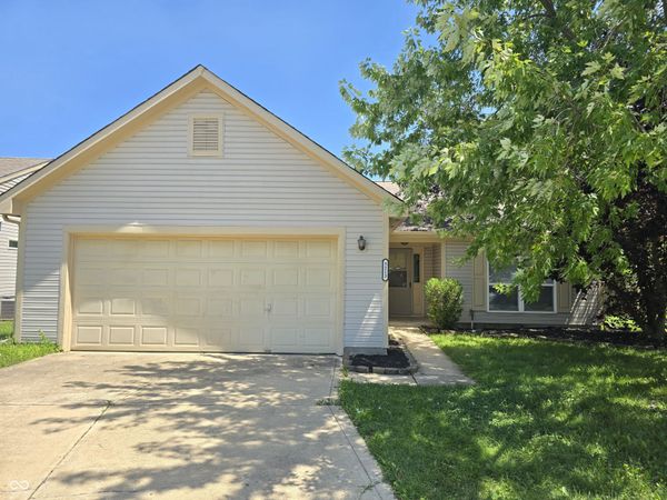 5213 Lakeside Manor Drive , Indianapolis, IN 46254