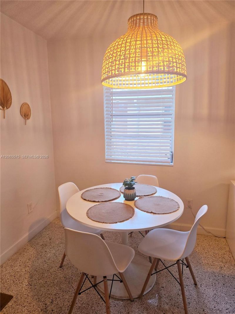 651 SW 3rd St , Unit 3, Miami, FL 33130 Photo