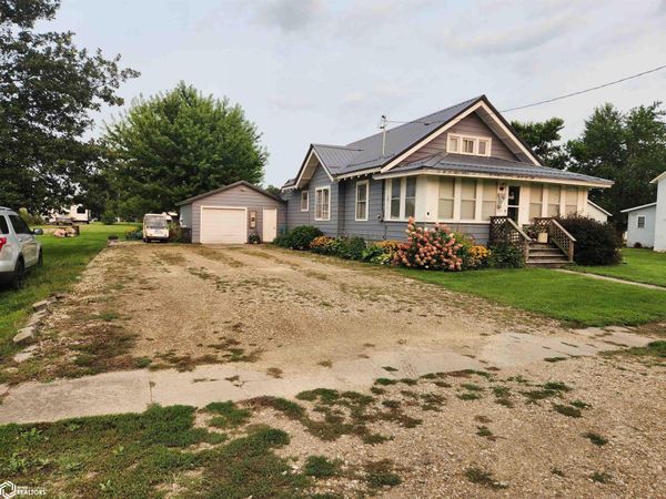 405 Olive Street, Chelsea, IA 52215