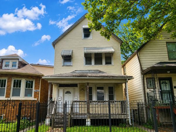 8127 S Burnham Avenue , Chicago, IL 60617