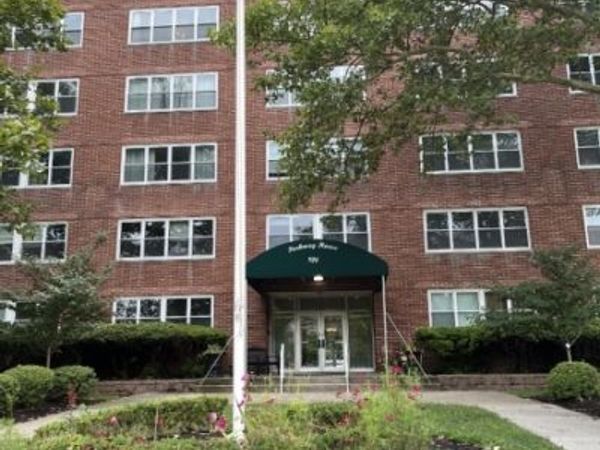 926 Bloomfield Ave, Glen Ridge, NJ 07028