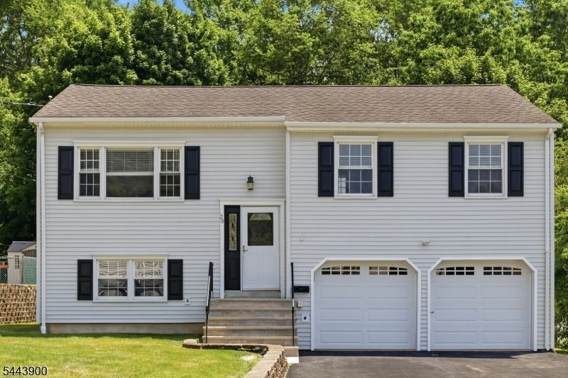 29 Amendola Dr, Netcong, NJ 07857 Main Photo
