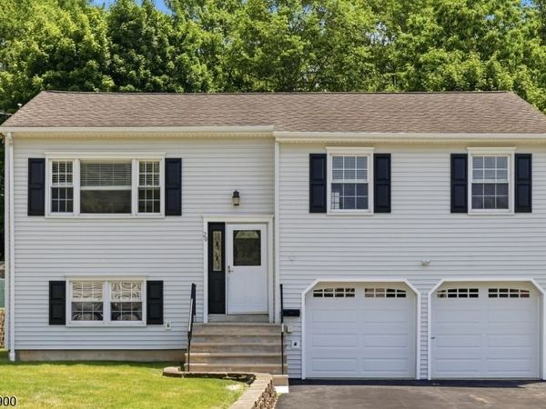 29 Amendola Dr, Netcong, NJ 07857