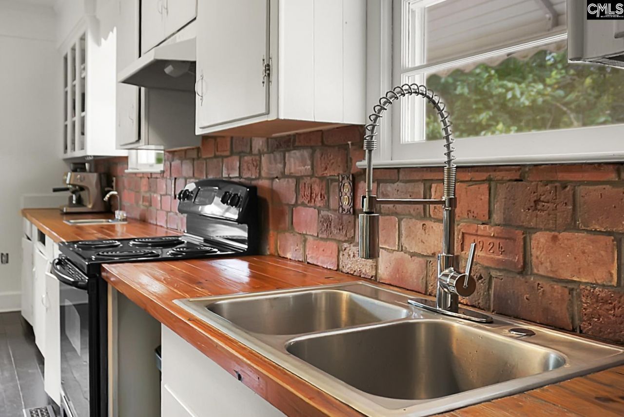 2080 Five Chop Road  Photo 9