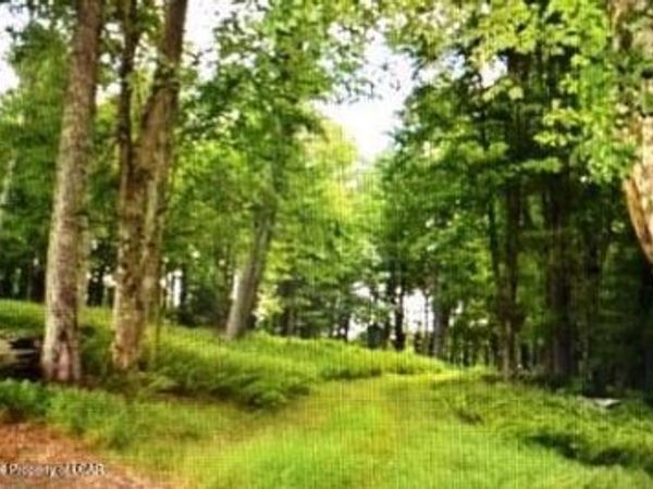 19J Golf Course Road, Hunlock Creek, PA 18621
