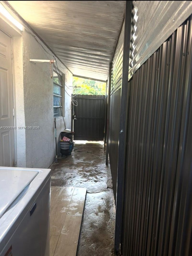 1097 E 1st Ave, Hialeah, FL 33010 Photo