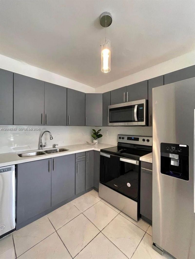 1097 E 1st Ave, Hialeah, FL 33010 Photo