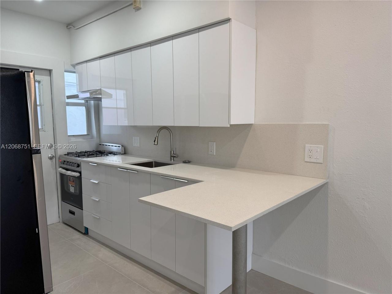 300 74th St , Unit 2, Miami Beach, FL 33141 Photo