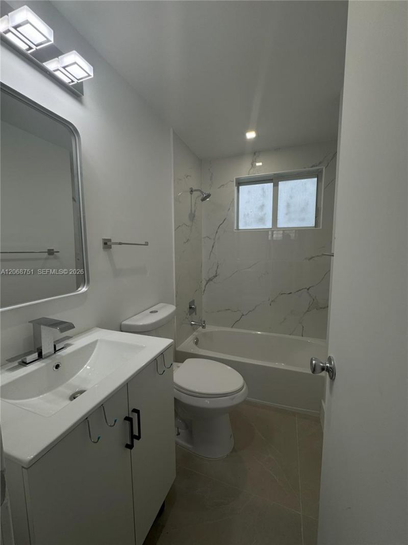 300 74th St , Unit 2, Miami Beach, FL 33141 Photo