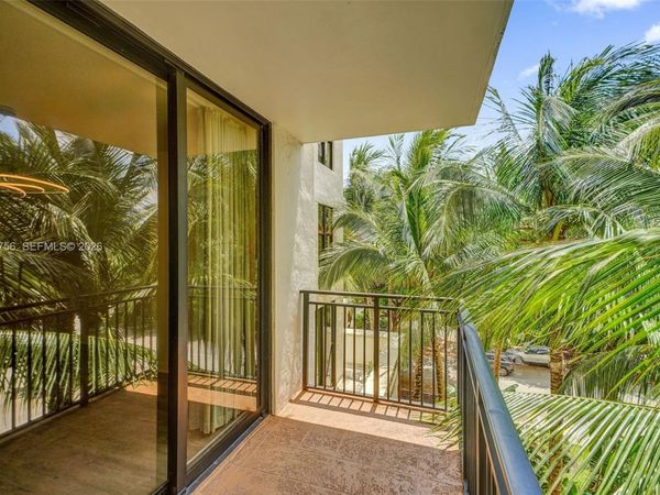 888 S Douglas Rd, Unit 304, Coral Gables, FL 33134