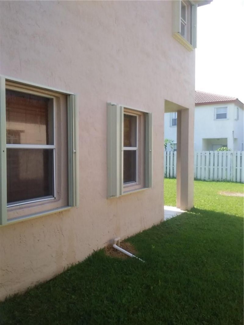 19250 NW 12th Manor, Pembroke Pines, FL 33029 Photo