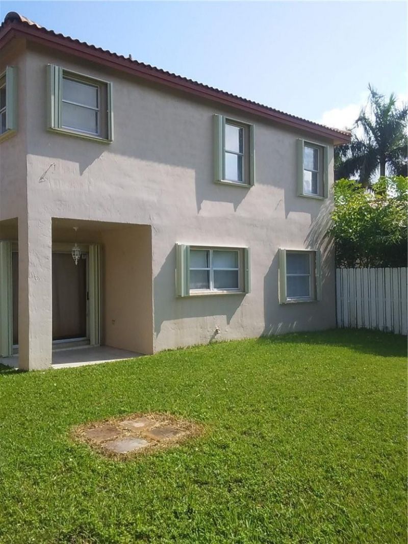 19250 NW 12th Manor, Pembroke Pines, FL 33029 Photo