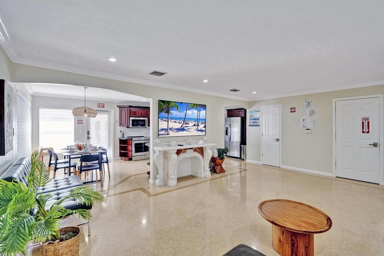 1016 Harrison Street, Hollywood, FL 33019 Photo