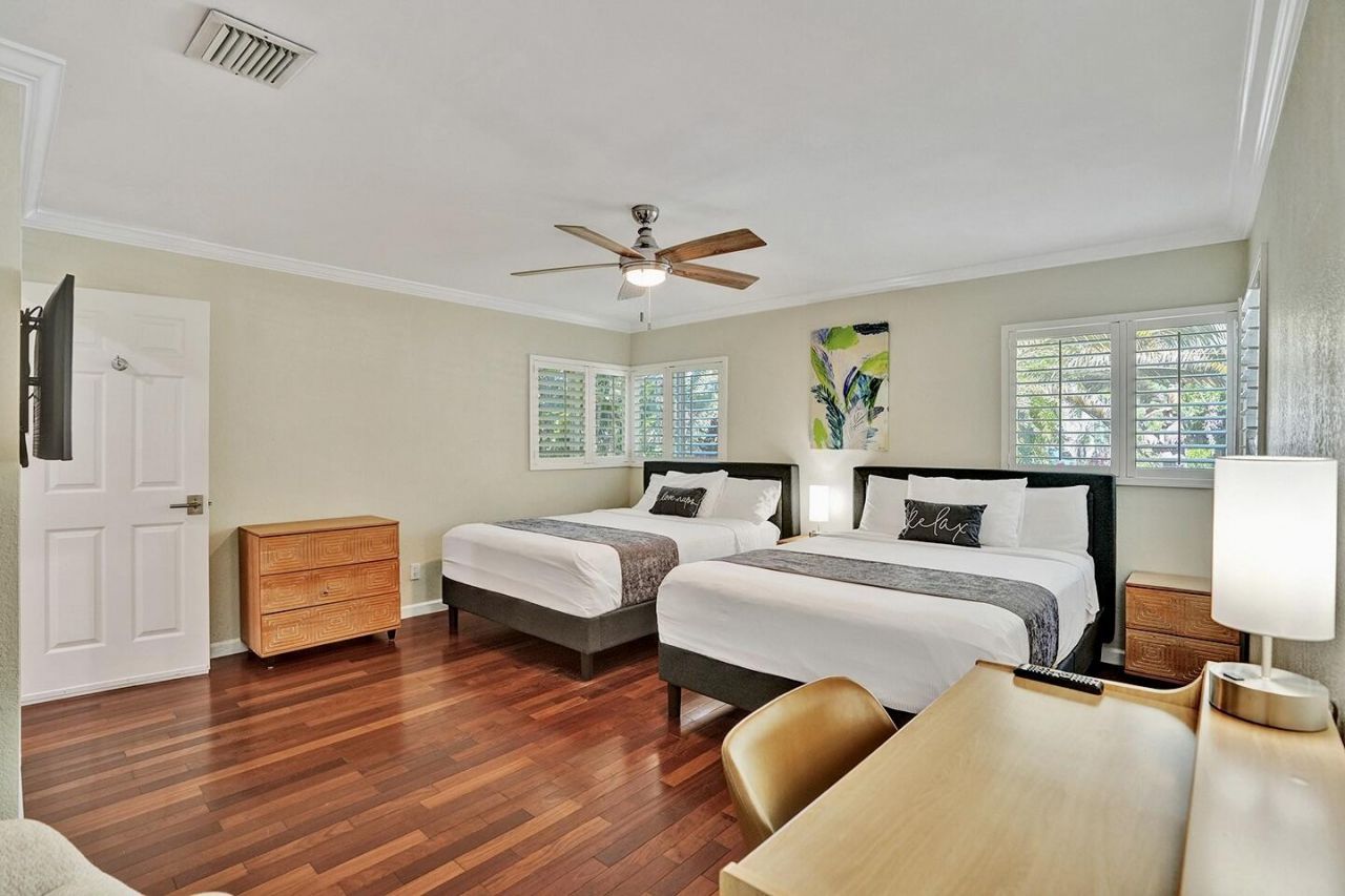 1016 Harrison Street, Hollywood, FL 33019 Photo