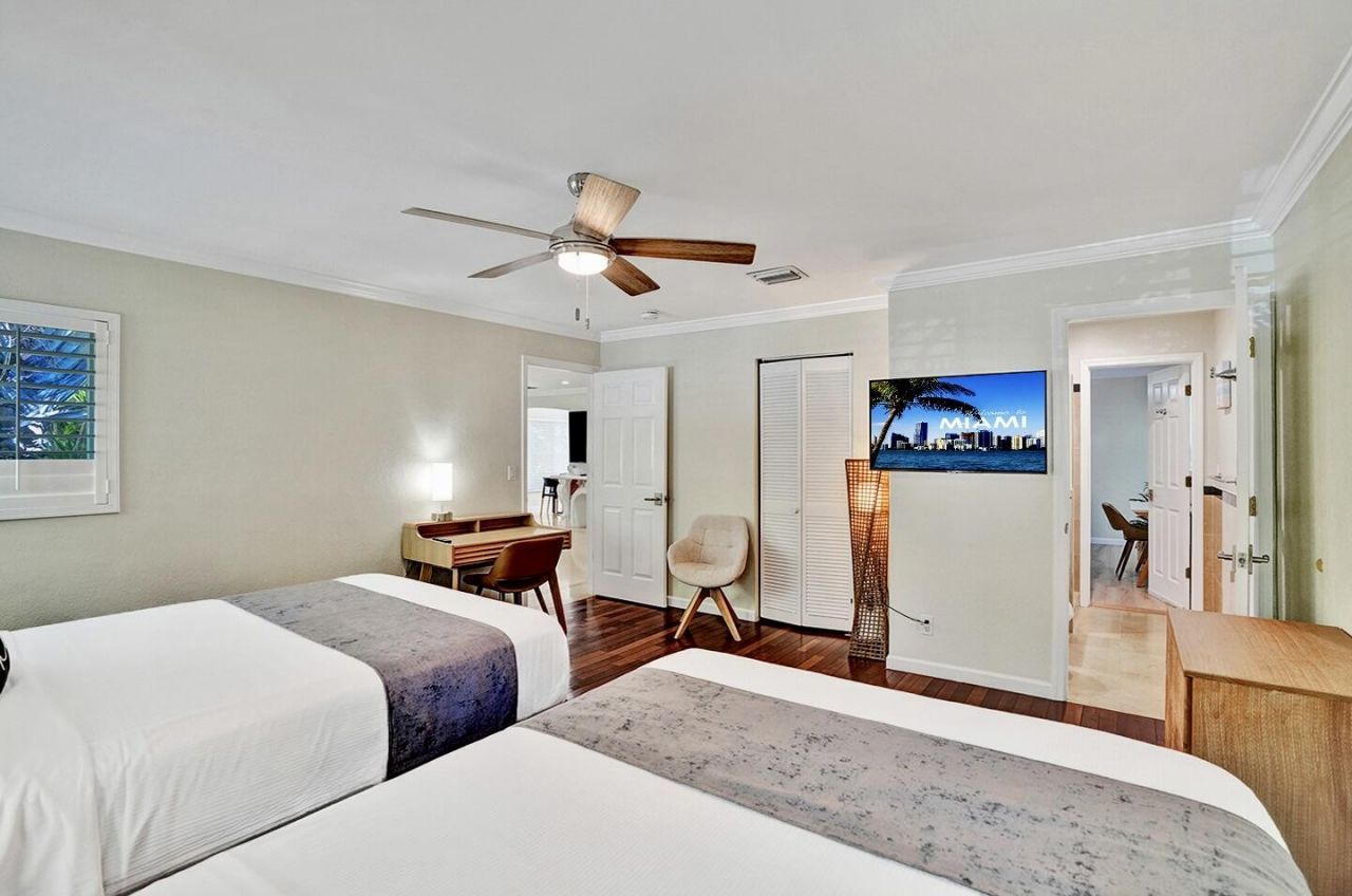 1016 Harrison Street, Hollywood, FL 33019 Photo