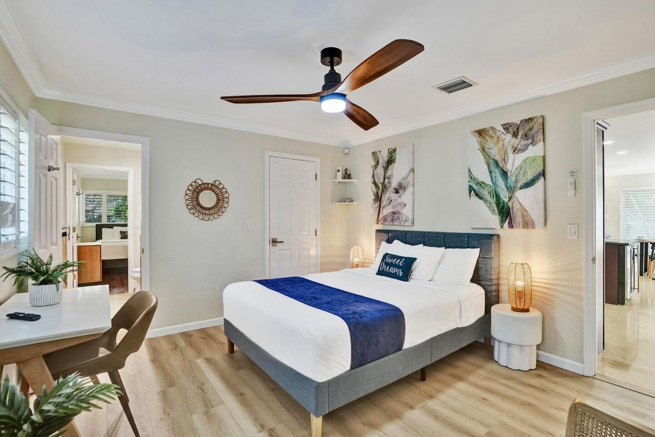 1016 Harrison Street, Hollywood, FL 33019 Photo