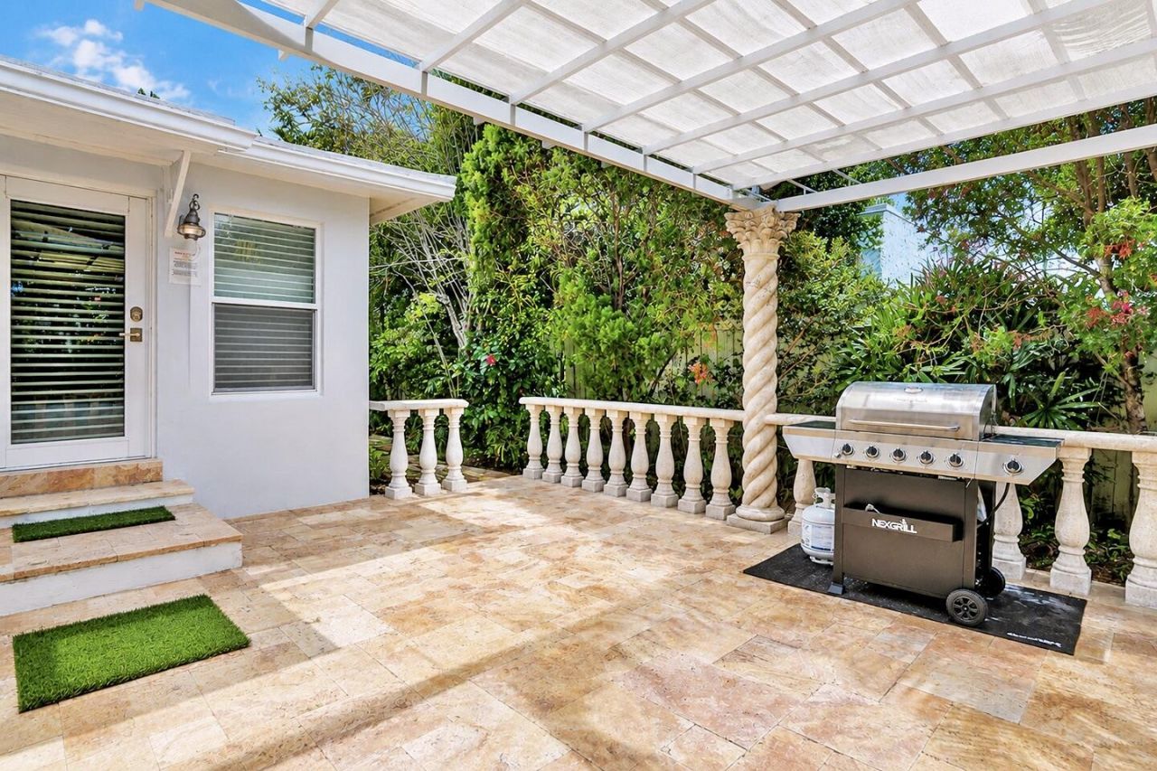 1016 Harrison Street, Hollywood, FL 33019 Photo