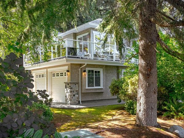7348 Ridgedown Crt, Central Saanich, BC V8M 2H7