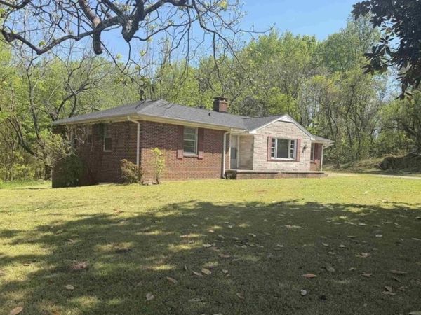 5470 Frankfort Rd, Tuscumbia, AL 35674