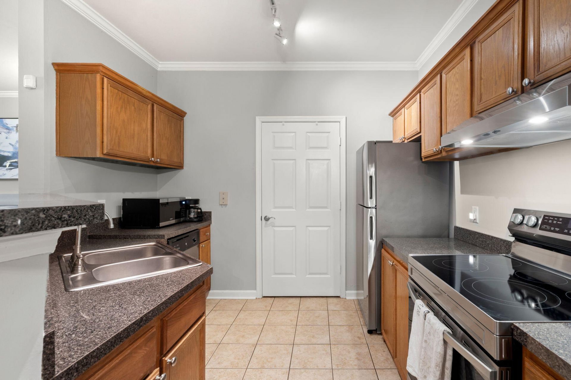 45 Sycamore Avenue Photo 9