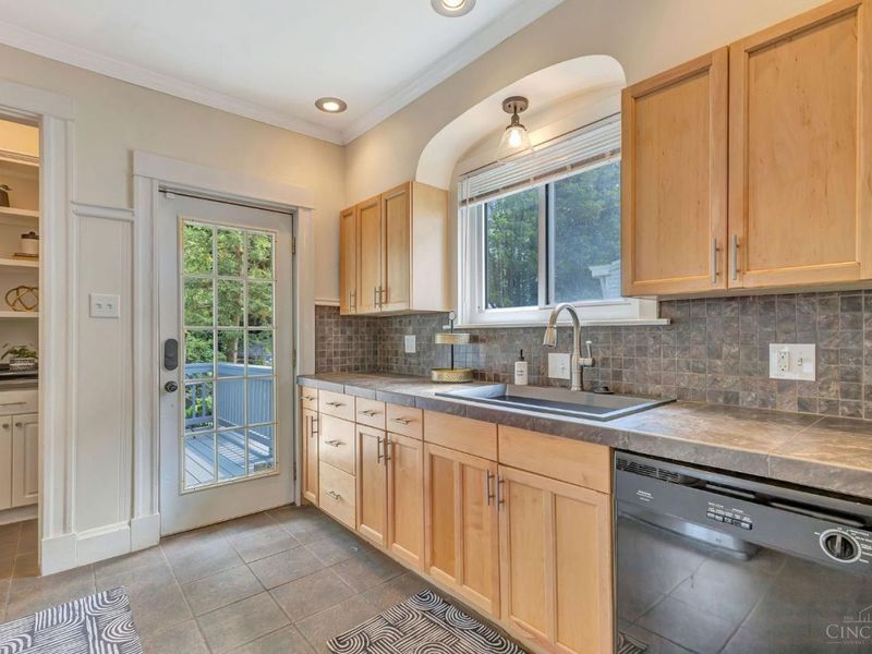 3734 Woodland Avenue, Cincinnati, OH 45209 Photo 4