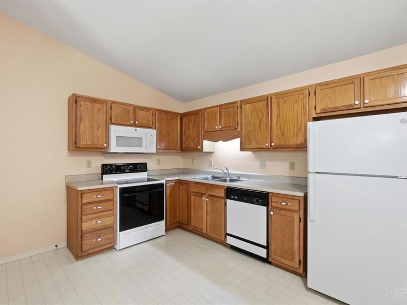 8771 Carrousel Park Circle, Unit 152, Colerain Township, OH 45251 Photo 13
