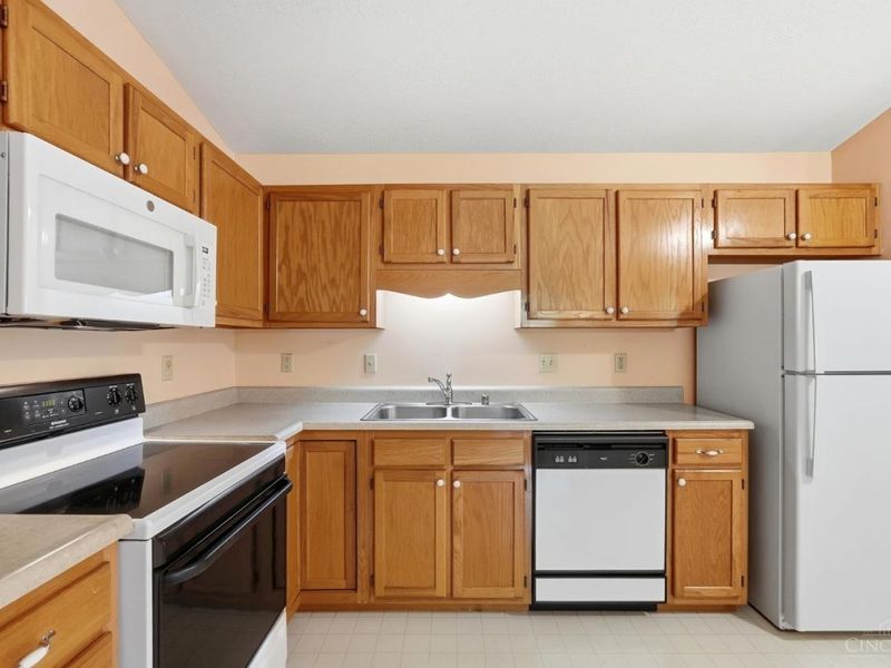 8771 Carrousel Park Circle, Unit 152, Colerain Township, OH 45251 Photo 14