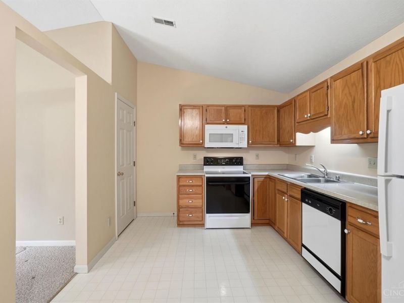 8771 Carrousel Park Circle, Unit 152, Colerain Township, OH 45251 Photo 15