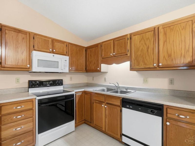8771 Carrousel Park Circle, Unit 152, Colerain Township, OH 45251 Photo 16