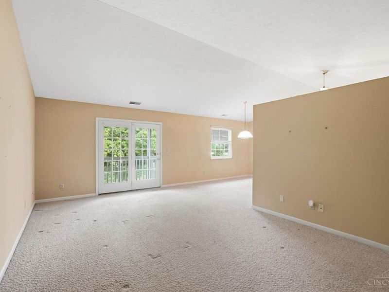 8771 Carrousel Park Circle, Unit 152, Colerain Township, OH 45251 Photo 7