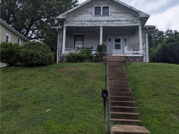 1903 Stewart Avenue , Cambridge, OH 43725