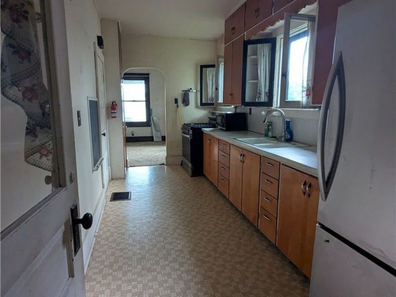 1903 Stewart Avenue , Cambridge, OH 43725 Photo 11