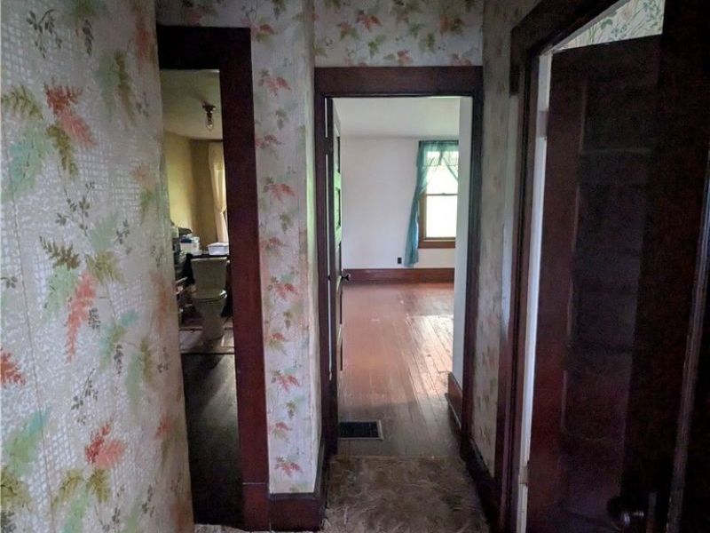 1903 Stewart Avenue , Cambridge, OH 43725 Photo 12